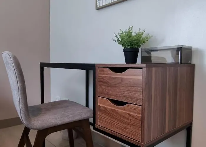 Guest Favorite! Special 2-br Uptown Bgc With Wifi *