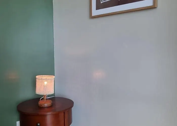 Guest Favorite! Special 2-br Uptown Bgc With Wifi Apartment *