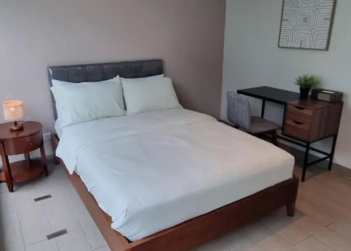 Guest Favorite! Special 2-br Uptown Bgc With Wifi * Manila