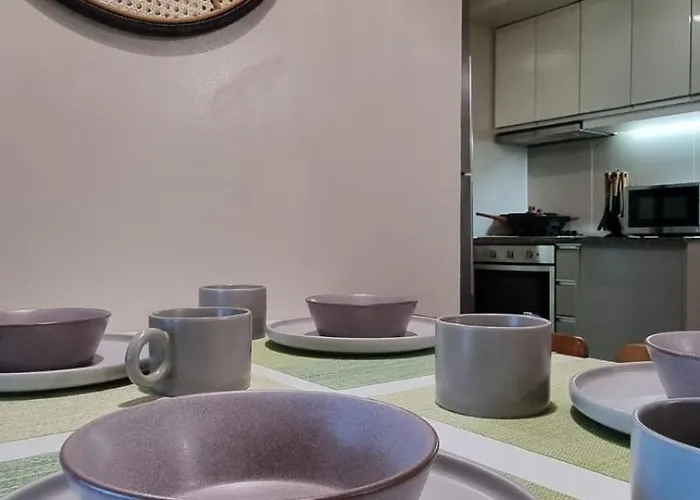 Guest Favorite! Special 2-br Uptown Bgc With Wifi Manila