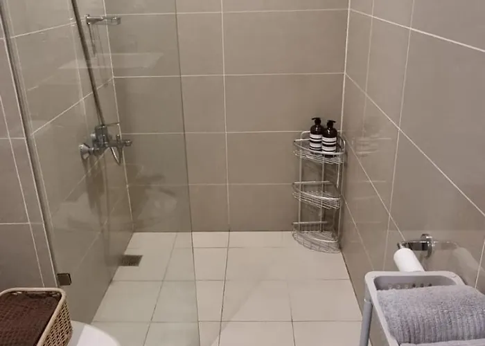 Guest Favorite! Special 2-br Uptown Bgc With Wifi Apartment *