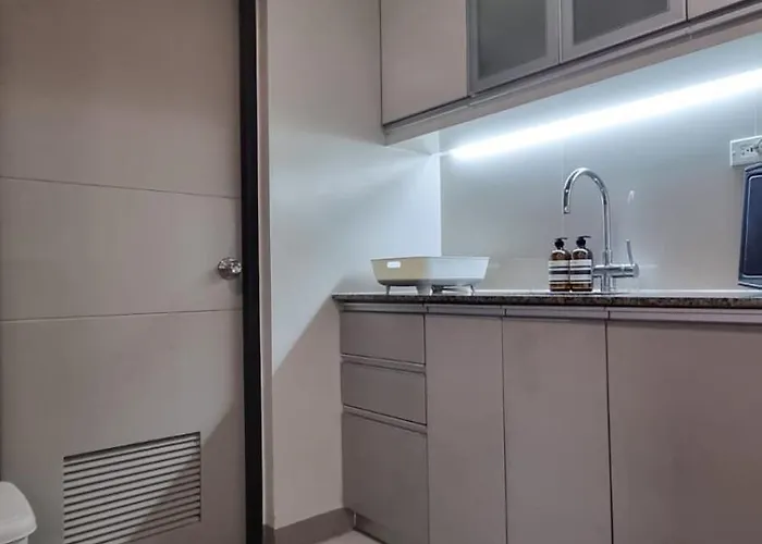 Guest Favorite! Special 2-br Uptown Bgc With Wifi *
